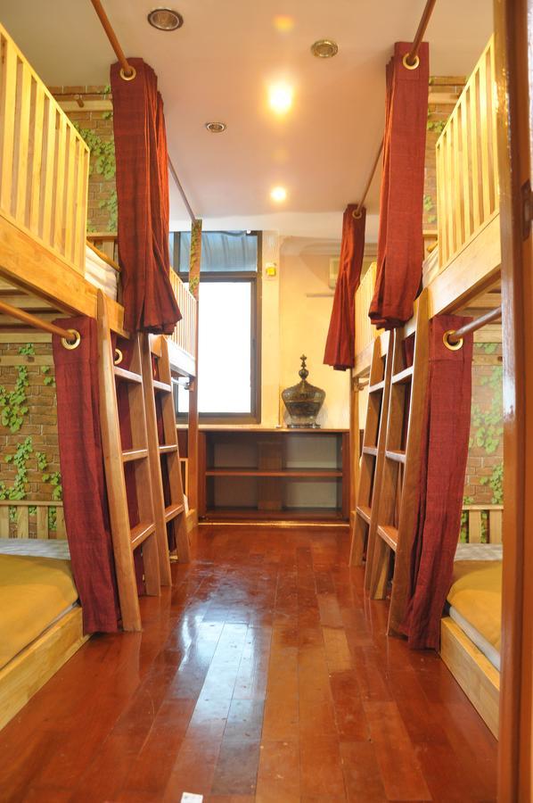 Asian Bliss Myanmar Hostel Yangón Exterior foto